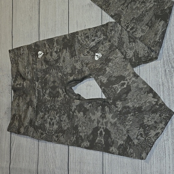 Women’S Best Pants - Women's Best Seamless Leggings Camo Size M NWOT